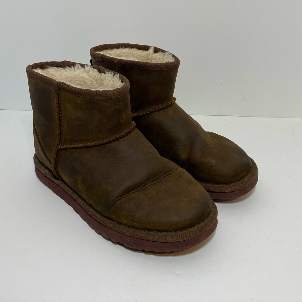 UGG Classic Mini ii Brown Leather Shearling Boots Women's 7 EU38